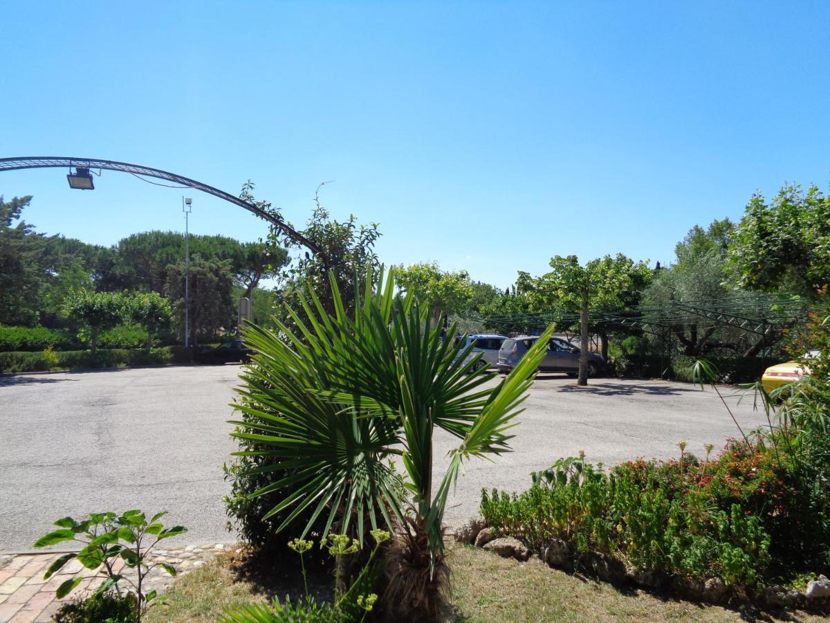 קיוזי Hotel Rosati מראה חיצוני תמונה