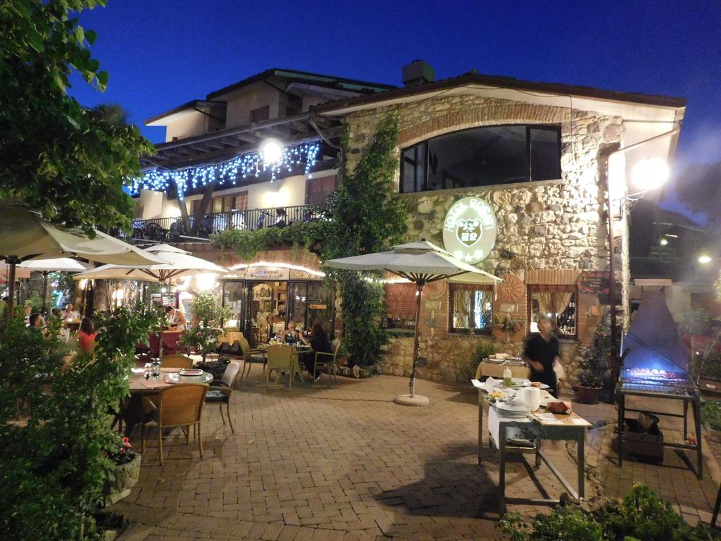 קיוזי Hotel Rosati מראה חיצוני תמונה