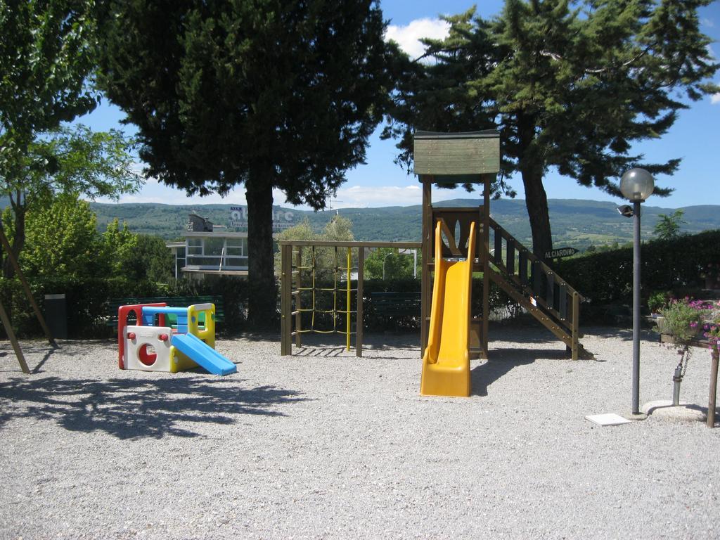 קיוזי Hotel Rosati מראה חיצוני תמונה