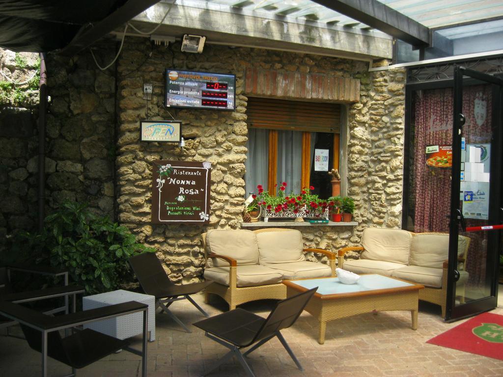 קיוזי Hotel Rosati מראה חיצוני תמונה