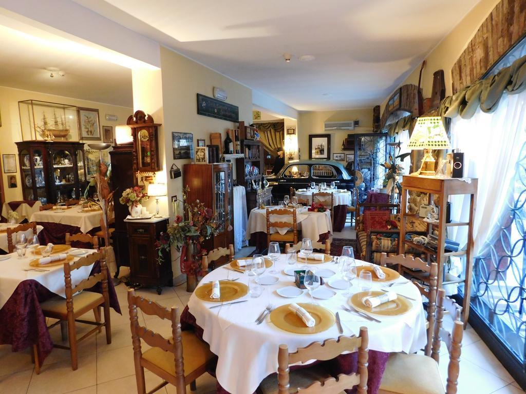 קיוזי Hotel Rosati מראה חיצוני תמונה
